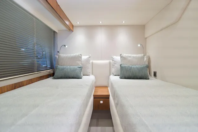 2019-sunseeker-manhattan-52-power-10178990-20260519071614611-4